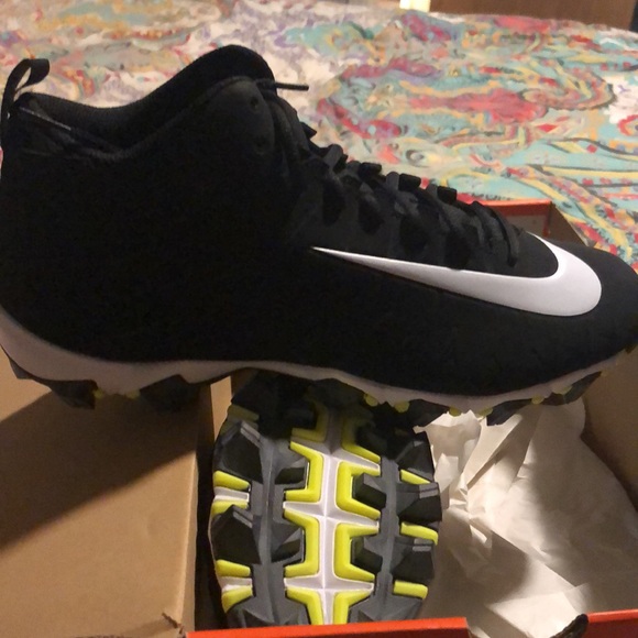 Nike - Picture 4 of 6